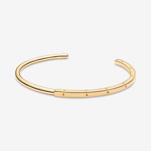 Pandora Signature I-D Open Bangle Gold | 935WENDVC